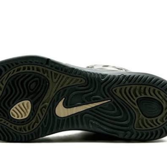 SOLD🔥Nike Hyperposite - Picture 4 of 5